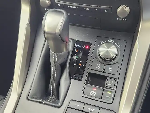 レクサス ＮＸ 300 バージョンL 愛知県 2019(平31)年 8.4万km ソニッククォーツ 小売り成約済み車両