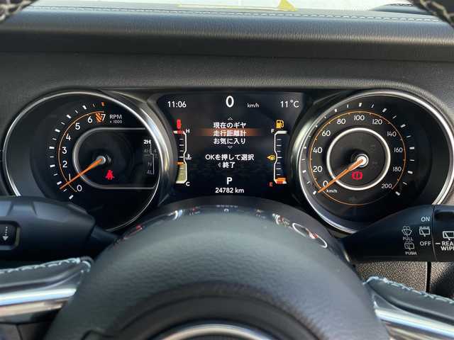 クライスラー・ジープ ジープ ラングラー LTD ED withサンライダー フリップT for HT 東京都 2022(令4)年 2.5万km グレー 純正ナビ/フルセグTV/バックカメラ/シートヒーター/ETC2.0/前後ドライブレコーダー（デジタルインナーミラー付き）/サンライダーフリップトップ/ステアリングヒーター/純正18インチアルミホイール/社外ステアリングダンパー/社外ボンネットキャッチ/牽引フック