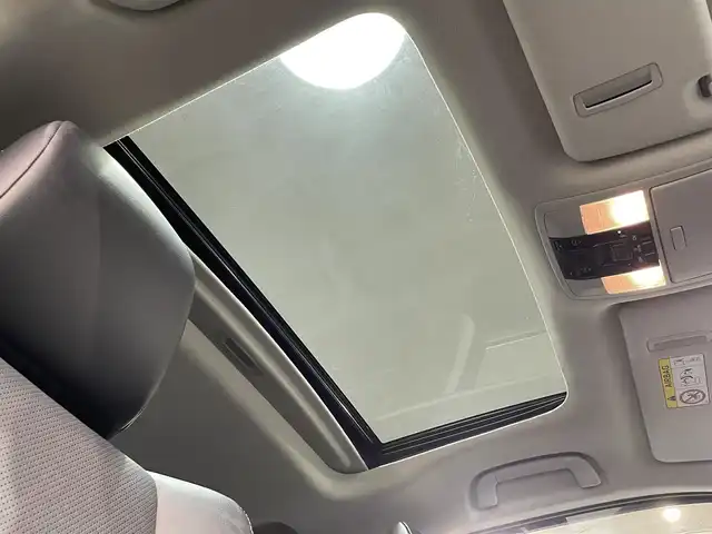 トヨタ ランドクルーザー プラド TX Lパッケージ 愛知県 2022(令4)年 1.6万km アティチュードブラックマイカ 純正９インチナビ　/(Bluetooth/フルセグTV/Miracast/FM/AM/USB/CarPlay)/サンルーフ　/ＲＡＹＳアルミホイール　/スーパーライブサウンドシステム　/ＢＦグッドリッチタイヤ　/ブラインドスポットモニター　/ソナー　/ルーフレール　/トヨタセーフティセンス　/　　-衝突軽減ブレーキ/　　-レーダークルーズコントロール/　　-レーンディパーチャーアラート/　　-オートマチックハイビーム/　　-ロードサインアシスト/シートヒーター/エアシート　/ビルトインＥＴＣ２．０　/LEDヘッドライト/LEDフォグランプ/バックカメラ/先行車発進告知/純正フロアマット/パワーシート/電動格納サードシート/黒レザーシート