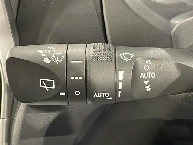 トヨタ ランドクルーザー プラド TX Lパッケージ 愛知県 2022(令4)年 1.6万km アティチュードブラックマイカ 純正９インチナビ　/(Bluetooth/フルセグTV/Miracast/FM/AM/USB/CarPlay)/サンルーフ　/ＲＡＹＳアルミホイール　/スーパーライブサウンドシステム　/ＢＦグッドリッチタイヤ　/ブラインドスポットモニター　/ソナー　/ルーフレール　/トヨタセーフティセンス　/　　-衝突軽減ブレーキ/　　-レーダークルーズコントロール/　　-レーンディパーチャーアラート/　　-オートマチックハイビーム/　　-ロードサインアシスト/シートヒーター/エアシート　/ビルトインＥＴＣ２．０　/LEDヘッドライト/LEDフォグランプ/バックカメラ/先行車発進告知/純正フロアマット/パワーシート/電動格納サードシート/黒レザーシート