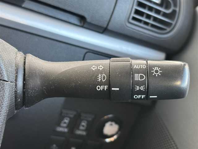 ダイハツ タント カスタム RS SA 滋賀県 2014(平26)年 9万km パールホワイトⅢ 純正8型ナビ/・Bluetooth/・フルセグ/・CD/DVD/バックカメラ/後席モニター/革巻きステアリング/ステアリングリモコン/ETC/両側パワースライドドア/LEDヘッドライト/フォグライト/シートリフター/電動格納ミラー/スマートキー
