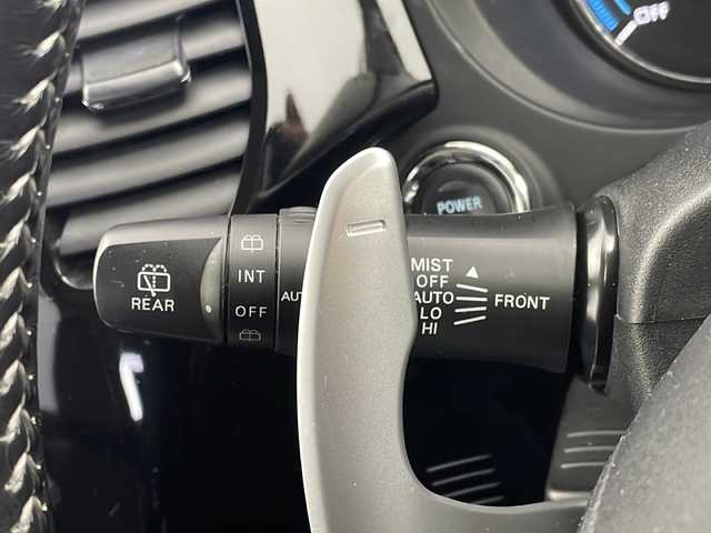 三菱 アウトランダー ＰＨＥＶ G 新潟県 2019(令1)年 5.4万km 白 純正メモリナビ/フルセグＴＶ/ｅ－Ａｓｓｉｓｔ/全方位カメラ/ALPINEフリップダウンモニター/コーナーセンサー/ブラインドスポットモニター/４ＷＤ/レーダークルーズコントロール/ＥＴＣ/ハーフレザーシート/D/N席パワーシート/シートヒーター/スペアキー/ステアリングヒーター/フォグランプ/パドルシフト/電動パーキングブレーキ/車線逸脱警報システム