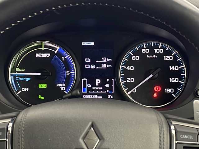 三菱 アウトランダー ＰＨＥＶ G 新潟県 2019(令1)年 5.4万km 白 純正メモリナビ/フルセグＴＶ/ｅ－Ａｓｓｉｓｔ/全方位カメラ/ALPINEフリップダウンモニター/コーナーセンサー/ブラインドスポットモニター/４ＷＤ/レーダークルーズコントロール/ＥＴＣ/ハーフレザーシート/D/N席パワーシート/シートヒーター/スペアキー/ステアリングヒーター/フォグランプ/パドルシフト/電動パーキングブレーキ/車線逸脱警報システム