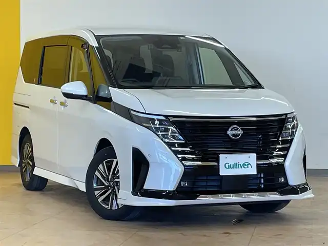 日産 セレナ ハイウェイスター V 群馬県 2022(令4)年 1.1万km プリズムホワイト 360°セーフティアシスト/・プロパイロット2.0/・衝突回避ステアリングアシスト/・インテリジェントエマージェンシーブレーキ/・インテリジェントFCW(前方衝突予測警報)/・インテリジェントLI +LDW(車線逸脱警保)/・インテリジェントBSI +BSW(後側方車両検知警報)/・ブラインドスポットモニター/・先行車発進お知らせ機能/純正エアロ(F)/純正９インチナビ/・フルセグTV/・Bluetooth/・HDMI/SD/FM.AM/アラウンドビューモニター/インテリジェントスマートルームミラー/ナビ連動前後ドライブレコーダー/ビルトインETC/ハンズフリー両側パワースライドドア/電子パーキングブレーキ/オートホールド/パドルシフト/革巻きステアリング/ステアリングスイッチ/USB/タイプCポート/アイドリングストップ/プッシュスタート/スマートキー/LEDヘッドライト/フォグランプ/オートライト/ヘッドライトレベライザー/純正16インチAW/純正フロアマット/ドアバイザー/横滑り防止システム/電動格納ウィンカーミラー