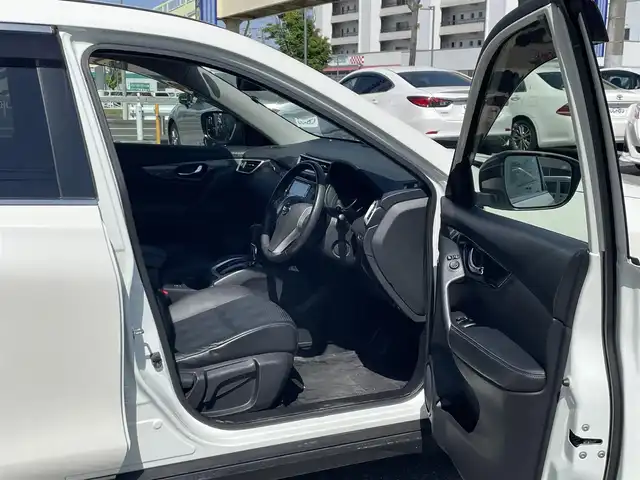 日産 エクストレイル 20X エマージェンシーブレーキ 山梨県 2016(平28)年 8.2万km ブリリアントホワイトパール (株)IDOMが運営する【じしゃロン甲府店】の自社ローン専用車両になります。/こちらは現金またはオートローンご利用時の価格です。自社ローンご希望の方は別途その旨お申付け下さい/衝突軽減システム/スマートキー ２個/純正ナビ・フルセグTV/CD・DVD・BTオーディオ接続可能/バックカメラ/ETC/LEDオートヘッドライト/シートヒーター/保証書・取説書