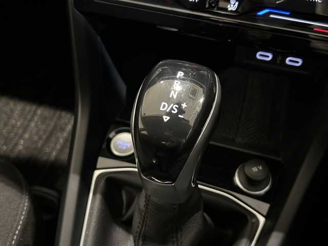 フォルクスワーゲン ＶＷ Ｔ－クロス TSI アクティブ 新潟県 2022(令4)年 2.6万km ラベンナブルーメタリック オールインセーフティ/・アダプティブクルーズコントロール/・ブラインドスポットモニター/・レーンキープアシスト/・リヤビューカメラ/・パーキングアシスト/・リヤトラフィックアラート/テクノロジーパッケージ/・同一車線内全車速運転支援システム/・スマートフォンワイヤレスチャージング/・デジタルメータークラスター/純正ナビ/Applecarplay/Android-auto/フルセグTV/ETC2・0/パドルシフト/純正16インチアルミホイール/LEDヘッドライト