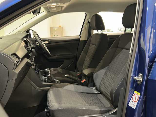 フォルクスワーゲン ＶＷ Ｔ－クロス TSI アクティブ 新潟県 2022(令4)年 2.6万km ラベンナブルーメタリック オールインセーフティ/・アダプティブクルーズコントロール/・ブラインドスポットモニター/・レーンキープアシスト/・リヤビューカメラ/・パーキングアシスト/・リヤトラフィックアラート/テクノロジーパッケージ/・同一車線内全車速運転支援システム/・スマートフォンワイヤレスチャージング/・デジタルメータークラスター/純正ナビ/Applecarplay/Android-auto/フルセグTV/ETC2・0/パドルシフト/純正16インチアルミホイール/LEDヘッドライト