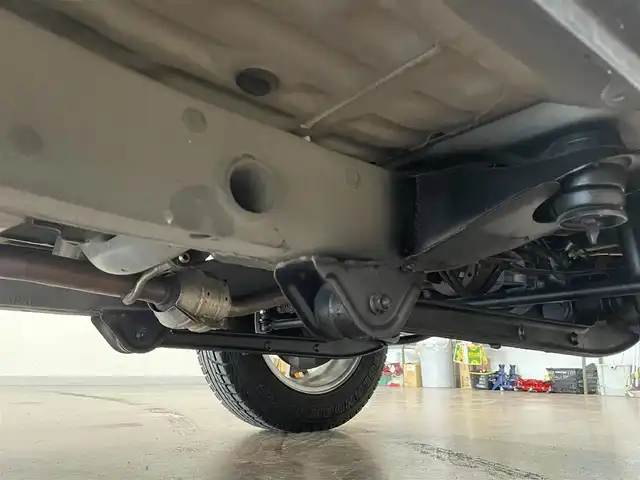 スズキ ジムニー ランドベンチャー 道央・札幌 2015(平27)年 3.2万km ブルーイッシュブラックパール3 4WD/社外SDナビ/・フルセグTV/CD/DVD/BT/SD/グレード専用合皮シート/運転席シートヒーター/ETC/ウインカーミラー/純正フロアマット/純正ドアバイザー/リモコンキー/スペアキー/フォグライト/背面タイヤ/KEELER製16インチAW/ヘッドライトレベライザー/新車時保証書/取扱説明書