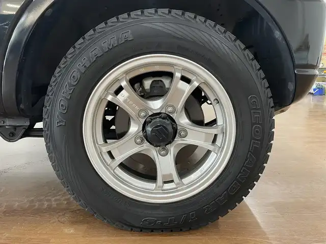 スズキ ジムニー ランドベンチャー 道央・札幌 2015(平27)年 3.2万km ブルーイッシュブラックパール3 4WD/社外SDナビ/・フルセグTV/CD/DVD/BT/SD/グレード専用合皮シート/運転席シートヒーター/ETC/ウインカーミラー/純正フロアマット/純正ドアバイザー/リモコンキー/スペアキー/フォグライト/背面タイヤ/KEELER製16インチAW/ヘッドライトレベライザー/新車時保証書/取扱説明書