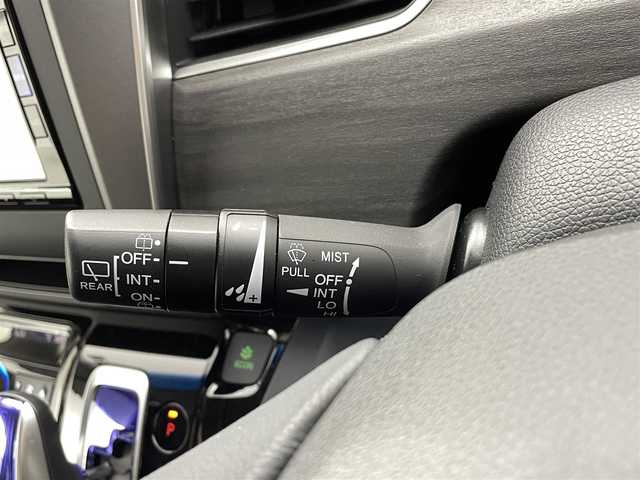 ホンダ フリード ハイブリット EX 熊本県 2018(平30)年 3.1万km プレミアムスパークルブラックパール 純正ナビ（ＣＤ・ＤＶＤ・フルセグ・ＢＴ・ＳＤ・ｉｐｏｄ・ＡｐｐｌＣａｒＰｌａｙ）/バックカメラ　/社外前後ドライブレコーダー　/ビルトインＥＴＣ　/両側パワースライドドア/前席シートヒーター　/ホンダセンシング/・衝突軽減ブレーキ/・アダブティブクルーズコントロール/・車線維持支援システム/横滑り防止/ハーフレザーシート/純正フロアマット/純正１５インチAW/オートライト/LEDヘッドライト/スマートキー/プッシュスタート