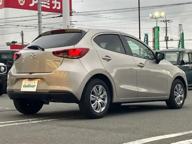 マツダ マツダ２ 15SプロアクティブスマートEDⅡ 静岡県 2022(令4)年 2.2万km プラチナクォーツメタリック エンジンスタートボタン/パワーステアリング/パワーウィンドウ/アイドリングストップ/オートエアコン/スマートキー/スペアキー１本/クルーズコントロール/USB入力端子/ETC/全方位カメラ/純正SDナビ(BT)/ドライブレコーダー前後/純正フロアマット/D席N席シートヒーター/ABS/横滑り防止装置/コーナーセンサー前後/レーンキープアシスト/オートライト/オートマチックハイビーム/LEDヘッドライト/Wプラスサイドエアバック/衝突軽減システム