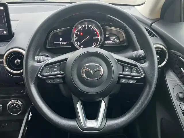 マツダ マツダ２ 15SプロアクティブスマートEDⅡ 静岡県 2022(令4)年 2.2万km プラチナクォーツメタリック エンジンスタートボタン/パワーステアリング/パワーウィンドウ/アイドリングストップ/オートエアコン/スマートキー/スペアキー１本/クルーズコントロール/USB入力端子/ETC/全方位カメラ/純正SDナビ(BT)/ドライブレコーダー前後/純正フロアマット/D席N席シートヒーター/ABS/横滑り防止装置/コーナーセンサー前後/レーンキープアシスト/オートライト/オートマチックハイビーム/LEDヘッドライト/Wプラスサイドエアバック/衝突軽減システム