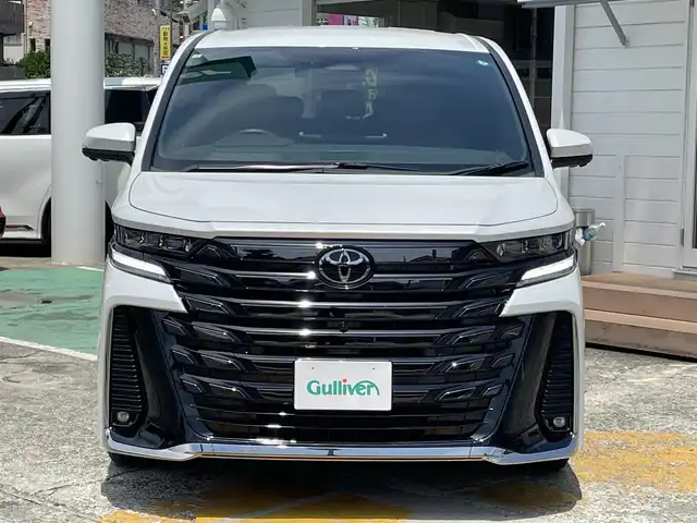 トヨタ ヴェルファイア Z プレミア 神奈川県 2023(令5)年 0.8万km プラチナホワイトパールマイカ ワンオーナー/純正コネクティッドナビ/　（Bluetooth・Miracast・HDMI）/トヨタセーフティセンス/フルセグTV/左右独立ムーンルーフ/両側パワースライドドア/パワーバックドア/プレミアムナッパ本革シート/デジタルインナーミラー/置くだけ充電/ビルトインETC2.0/ブラインドスポットモニター/クリアランスソナー/前席パワーシート/前席・2列目シートヒーター/エアシート/前後ドライブレコーダー/パノラミックビューモニター/AC100V100W/LEDヘッドライト/LEDフォグライト/スマートキー×2/保証書/取扱説明書