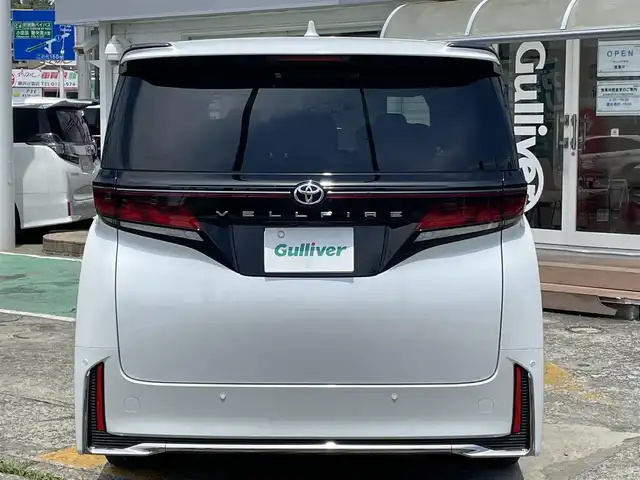 トヨタ ヴェルファイア Z プレミア 神奈川県 2023(令5)年 0.8万km プラチナホワイトパールマイカ ワンオーナー/純正コネクティッドナビ/　（Bluetooth・Miracast・HDMI）/トヨタセーフティセンス/フルセグTV/左右独立ムーンルーフ/両側パワースライドドア/パワーバックドア/プレミアムナッパ本革シート/デジタルインナーミラー/置くだけ充電/ビルトインETC2.0/ブラインドスポットモニター/クリアランスソナー/前席パワーシート/前席・2列目シートヒーター/エアシート/前後ドライブレコーダー/パノラミックビューモニター/AC100V100W/LEDヘッドライト/LEDフォグライト/スマートキー×2/保証書/取扱説明書