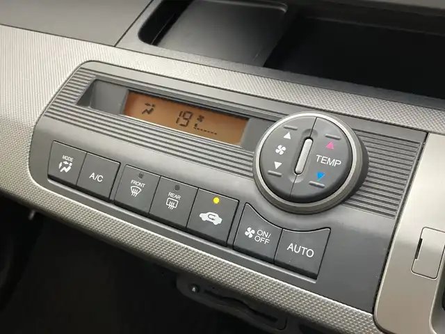 ホンダ フリード ハイブリット ジャストセレクション+ 新潟県 2013(平25)年 9.8万km プレミアムスパークルブラックパール クルーズコントロール/両側パワースライドドア/横滑り防止装置/ＥＴＣ・ステアリングスイッチ/両側パワースライドドア/純正ディーラーオプションナビ/フルセグテレビ/スタッドレスタイヤ１５インチ