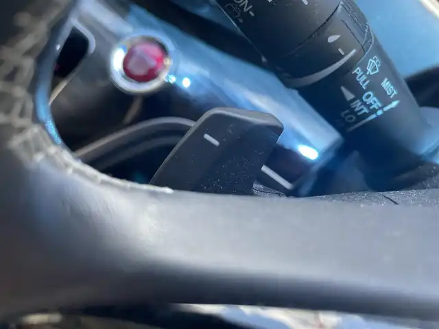 ホンダ オデッセイ アブソルート 20thアニバーサリー 大阪府 2015(平27)年 10.6万km ホワイトオーキッドパール (株)IDOMが運営する【じしゃロン東大阪店】の自社ローン専用車両になりますこちらは現金またはオートローンご利用時の価格です。自社ローンご希望の方は別途その旨お申付け下さい/純正ナビ【NVF-8738ZH】 /(AM/FM/フルセグTV/CD/DVD/BT/iPod/HDMI)/両側パワースライドドア/レーダークルーズコントロール/衝突軽減システム/バックカメラ/ビルトインETC/レーダー探知機/運転席パワーシート/LEDヘッドライト/オートハイビーム/LEDヘッドライト/リアオートエアコン/スマートキー＆プッシュスタート/RAYS「HOMURA」18インチアルミ/取扱説明書（ナビ・車両）