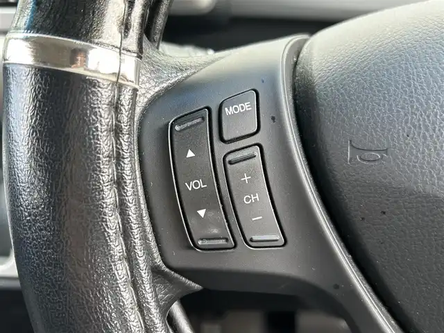 ホンダ フリード G ジャストセレクション 新潟県 2013(平25)年 14.2万km プレミアムスパークルブラックパール フリップダウンモニター/純正ナビ/（AM/FM、CD、DVD、ワンセグ）/ETC/片側パワースライド/バックカメラ/ウォークスルー/横滑り防止/電動電格ミラー/スマートキー/スペアキー/オートライト/キセノンヘッドライト/純正フロアマット