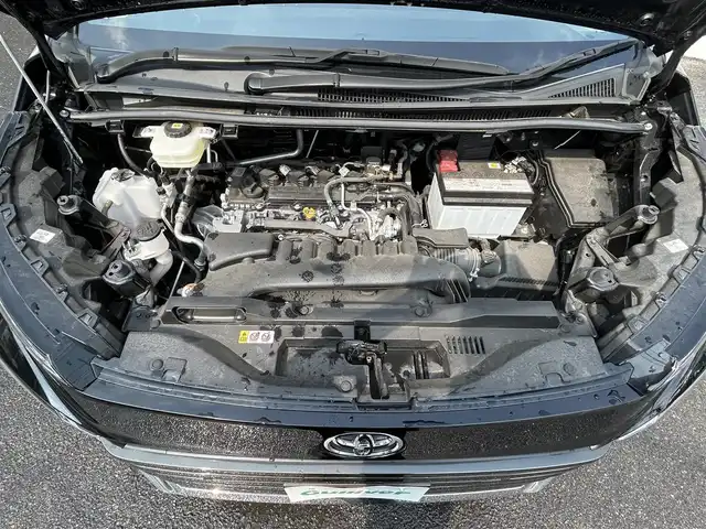 トヨタ ヴォクシー S－G 佐賀県 2023(令5)年 1.5万km アティチュードブラックマイカ 快適利便パッケージ/・ハンズフリーデュアルパワースライドドア/・左右独立フロントオートエアコン/・リヤオートエアコン/・前席シートヒーター/・ステアリングヒーター/トヨタセーフティセンス/レーダークルーズコントロール/パーキングサポートブレーキ/アドバンストドライブ/ブラインドスポットモニター/クリアランスソナー/純正10.5インチディスプレイオーディオ/・コネクティッドナビ/・バックカメラ/・フルセグTV/BT/CD/DVD/ETC2.0/ハンズフリーデュアルパワースライドドア/純正16インチAw/LEDヘッドライト/フォグランプ/スペアキー×1/保証書/取扱説明書
