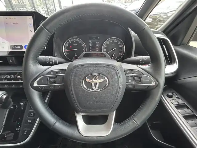 トヨタ ヴォクシー S－G 佐賀県 2023(令5)年 1.5万km アティチュードブラックマイカ 快適利便パッケージ/・ハンズフリーデュアルパワースライドドア/・左右独立フロントオートエアコン/・リヤオートエアコン/・前席シートヒーター/・ステアリングヒーター/トヨタセーフティセンス/レーダークルーズコントロール/パーキングサポートブレーキ/アドバンストドライブ/ブラインドスポットモニター/クリアランスソナー/純正10.5インチディスプレイオーディオ/・コネクティッドナビ/・バックカメラ/・フルセグTV/BT/CD/DVD/ETC2.0/ハンズフリーデュアルパワースライドドア/純正16インチAw/LEDヘッドライト/フォグランプ/スペアキー×1/保証書/取扱説明書