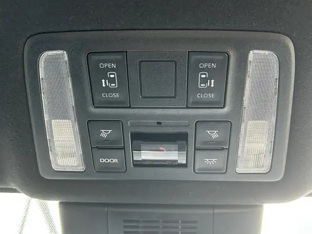 トヨタ ヴォクシー S－G 佐賀県 2023(令5)年 1.5万km アティチュードブラックマイカ 快適利便パッケージ/・ハンズフリーデュアルパワースライドドア/・左右独立フロントオートエアコン/・リヤオートエアコン/・前席シートヒーター/・ステアリングヒーター/トヨタセーフティセンス/レーダークルーズコントロール/パーキングサポートブレーキ/アドバンストドライブ/ブラインドスポットモニター/クリアランスソナー/純正10.5インチディスプレイオーディオ/・コネクティッドナビ/・バックカメラ/・フルセグTV/BT/CD/DVD/ETC2.0/ハンズフリーデュアルパワースライドドア/純正16インチAw/LEDヘッドライト/フォグランプ/スペアキー×1/保証書/取扱説明書