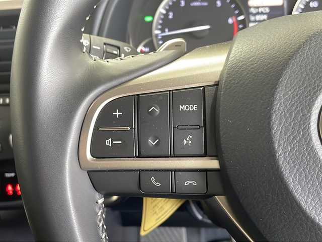 レクサス ＲＸ 300 道央・札幌 2022(令4)年 2.1万km ソニッククォーツ ・ワンオーナー/・4WD/・寒冷地仕様/・純正ナビ/フルセグTV/DVD/CD/SD/BT/・サイド/バックカメラ/・ドライブレコーダー/・純正エンジンスターター/・プリクラッシュセーフティ/・レーダークルーズコントロール/・レーントレーシングアシスト/・ブラインドスポットモニター/・クリアランスソナー/・リヤクロストラフィックアラート/・パーキングサポートブレーキ/・ロードサインアシスト/・ヘッドアップディスプレイ/・オートマチックハイビーム/・RAYS20インチAW/・パドルシフト/・アイドリングストップ/・横滑り防止/・パワーバックドア/・ビルトインETC/・LEDヘッドライト/・LEDフォグ/・リヤフォグ/・前席パワーシート/・ワイパーデアイサー/・プッシュスタート/・スマートキー/・ドアバイザー/・電格ミラー/・ミラーヒーター/・シーケンシャルウインカー/・冬タイヤ純正18インチAW積込