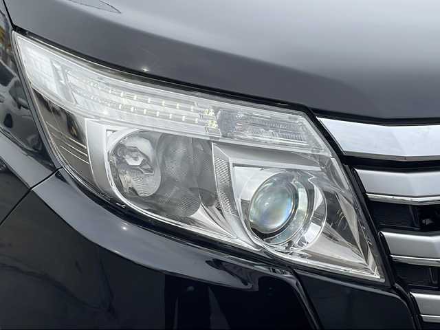 トヨタ ノア Si 道北・旭川 2014(平26)年 8.3万km ブラック /4WD//禁煙車//寒冷地仕様//アルパイン10型ナビ//CD/DVD/SD/MSV/フルセグ//アルパイン10.1型フリップダウンモニター//アイドリングストップ//横滑り防止//両側パワースライドドア //オートライト//LEDヘッドライト//フォグライト //オートリトラミラー //フロントデアイサー//ETC//純正スマートキー一体型エンジンスターター //前後ドライブレコーダー//サンシェード//純正フロアマット//社外AW冬タイヤ積み込み//保証書//取説