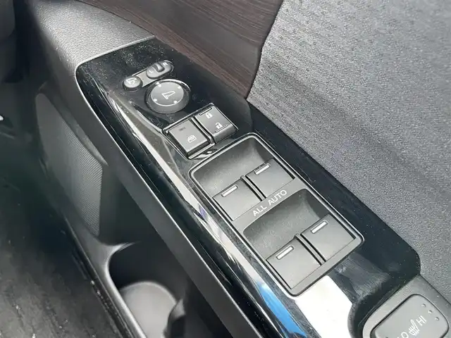 ホンダ オデッセイ アブソルート EX 千葉県 2021(令3)年 1.7万km プレミアムスパークルブラックパール ホンダセンシング/・衝突軽減ブレーキ/レーンキープアシスト/・レーダークルーズコントロール/オートハイビーム/・クリアランスソナー/ブラインドスポットモニター/・標識認識/誤発進抑制/先行車発進お知らせ/フリップダウンモニター/純正10インチナビ/・フルセグ/BT/DVD/CD/USB/カープレイ/全方位カメラ/ステアリングスイッチ/パドルシフト/ETC2.0/両側パワースライドドア/シグネチャーコントロールスライドドア/ハンズフリーアクセスパワーバックドア/ハーフレザーシート/シートヒーター(D/N席)/パワーシート(D/N席)/LEDヘッドライト/オートライト/フォグライト/スマートキー/プッシュスタート/純正フロアマット/純正18インチAW