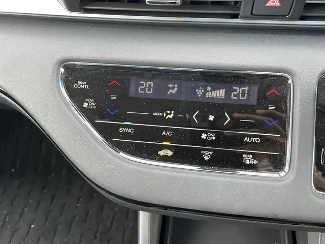 ホンダ オデッセイ アブソルート EX 千葉県 2021(令3)年 1.7万km プレミアムスパークルブラックパール ホンダセンシング/・衝突軽減ブレーキ/レーンキープアシスト/・レーダークルーズコントロール/オートハイビーム/・クリアランスソナー/ブラインドスポットモニター/・標識認識/誤発進抑制/先行車発進お知らせ/フリップダウンモニター/純正10インチナビ/・フルセグ/BT/DVD/CD/USB/カープレイ/全方位カメラ/ステアリングスイッチ/パドルシフト/ETC2.0/両側パワースライドドア/シグネチャーコントロールスライドドア/ハンズフリーアクセスパワーバックドア/ハーフレザーシート/シートヒーター(D/N席)/パワーシート(D/N席)/LEDヘッドライト/オートライト/フォグライト/スマートキー/プッシュスタート/純正フロアマット/純正18インチAW