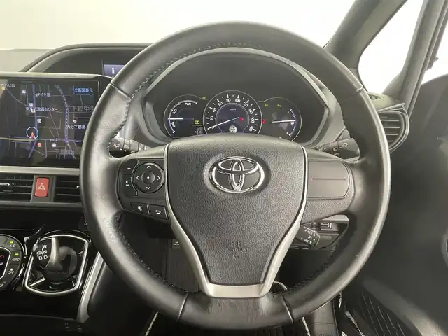 トヨタ ヴォクシー ハイブリッド ZS 煌Ⅲ 大分県 2021(令3)年 7.1万km ブラック ALPINEナビ/フルセグ/DVD/Bluetooth/HDMI/USB/バックカメラ/トヨタセーフティーセンス /ALPINEフリップダウンモニター/ビルトインETC/両側パワースライドドア/オートLEDライト/前後ドライブレコーダー/前席シートヒーター /純正16インチAW/純正フロアマット/スマートキーX2/保証書