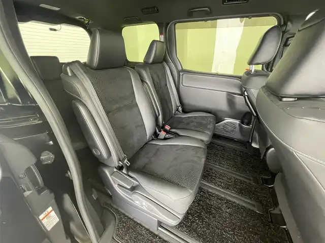トヨタ ヴォクシー ハイブリッド ZS 煌Ⅲ 大分県 2021(令3)年 7.1万km ブラック ALPINEナビ/フルセグ/DVD/Bluetooth/HDMI/USB/バックカメラ/トヨタセーフティーセンス /ALPINEフリップダウンモニター/ビルトインETC/両側パワースライドドア/オートLEDライト/前後ドライブレコーダー/前席シートヒーター /純正16インチAW/純正フロアマット/スマートキーX2/保証書