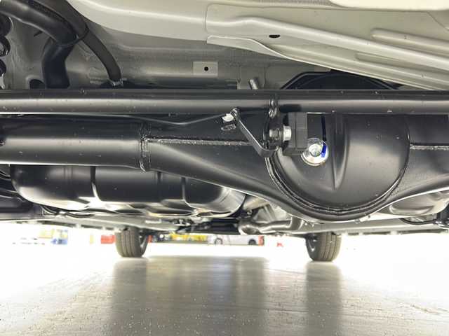 スズキ スペーシア カスタム HYBRID XS 福島県 2025(令7)年 0.1千km ピュアホワイトパール/ブラック2トーン /届出済未使用車//全方位モニター付きメモリ-ナビゲーション/スズキコネクト対応通信機装着車(195800円)//全方位モニター//ヘッドアップディスプレイ//フルセグＴＶ//レーダークルーズコントロール//シートヒーター//両側電動スライドドア//ステアリングヒーター//クリアランスソナー//4WD//後席オットマン//オートハイビーム//LEDライト//フォグライト//デュアルセンサーブレーキサポートII//取説・保証書