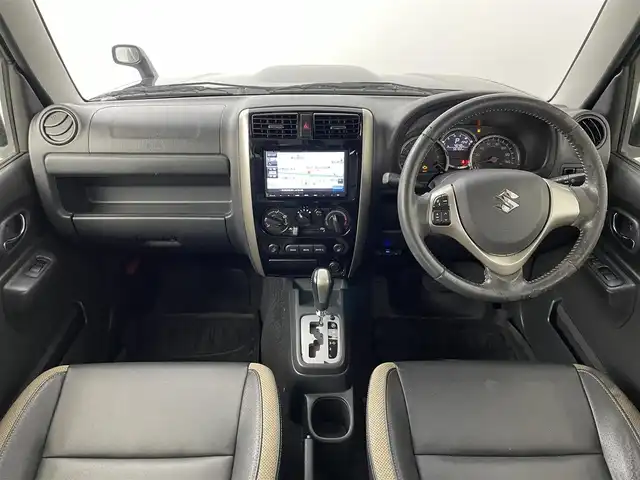 スズキ ジムニー ランドベンチャー 道央・札幌 2016(平28)年 5.7万km ブルーイッシュブラックパール3 ・4WD/・社外メモリナビ(CN-E330D)/・CD/DVD／Bluetooth／ワンセグ/・ステアリングスイッチ/・ETC/・フォグランプ/・電動格納ミラー/・ドアバイザー/・ハーフレザーシート/・純正１６インチAW/・背面タイヤ/・ABS/・リモコンキー/・保証書