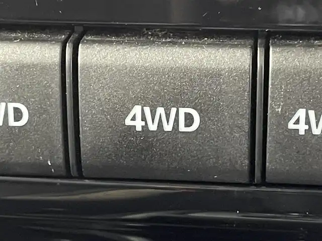 スズキ ジムニー ランドベンチャー 道央・札幌 2016(平28)年 5.7万km ブルーイッシュブラックパール3 ・4WD/・社外メモリナビ(CN-E330D)/・CD/DVD／Bluetooth／ワンセグ/・ステアリングスイッチ/・ETC/・フォグランプ/・電動格納ミラー/・ドアバイザー/・ハーフレザーシート/・純正１６インチAW/・背面タイヤ/・ABS/・リモコンキー/・保証書