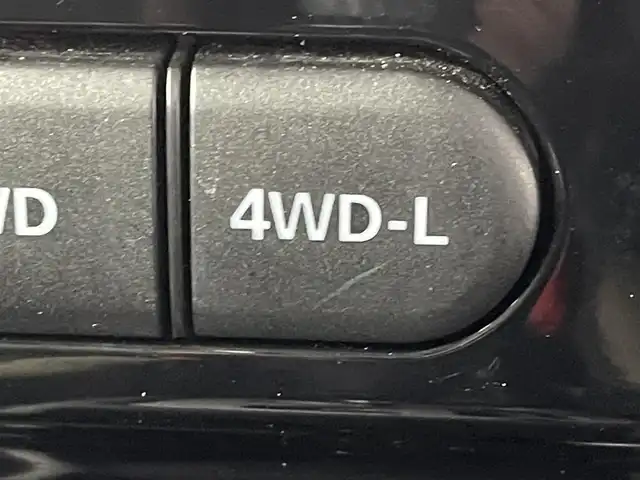 スズキ ジムニー ランドベンチャー 道央・札幌 2016(平28)年 5.7万km ブルーイッシュブラックパール3 ・4WD/・社外メモリナビ(CN-E330D)/・CD/DVD／Bluetooth／ワンセグ/・ステアリングスイッチ/・ETC/・フォグランプ/・電動格納ミラー/・ドアバイザー/・ハーフレザーシート/・純正１６インチAW/・背面タイヤ/・ABS/・リモコンキー/・保証書