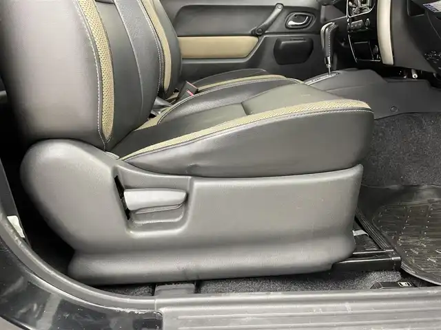 スズキ ジムニー ランドベンチャー 道央・札幌 2016(平28)年 5.7万km ブルーイッシュブラックパール3 ・4WD/・社外メモリナビ(CN-E330D)/・CD/DVD／Bluetooth／ワンセグ/・ステアリングスイッチ/・ETC/・フォグランプ/・電動格納ミラー/・ドアバイザー/・ハーフレザーシート/・純正１６インチAW/・背面タイヤ/・ABS/・リモコンキー/・保証書