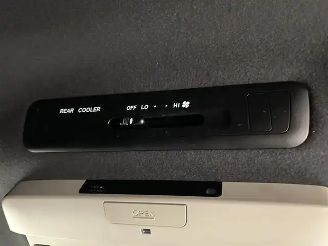 トヨタ エスティマ アエラス プレミアム 埼玉県 2016(平28)年 2.5万km ブラック 純正９型ナビ　モデリスタエアロ　１１型フリップダウンモニター　両側パワースライドドア　Ｂカメラ　ビルトインＥＴＣ　前後ドライブレコーダー　フルセグ　パワーシート　ハーフレザー　純正フロアマット　クルーズコントロール