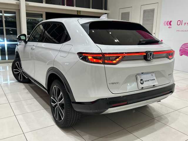 ホンダ ヴェゼル ハイブリッド e:HEV Z 埼玉県 2023(令5)年 2.9万km プラチナホワイトパール ホンダセンシング /純正メモリナビ/　　BT/フルセグ/CarPlay /バックカメラ /パワーバックドア /レーダークルーズコントロール /LEDオートライト /ハーフレザーシート /シートヒーター /純正18インチアルミホイール/ブラインドスポットモニター/ステアリングヒーター /ワイヤレス充電 /純正ETC2.0
