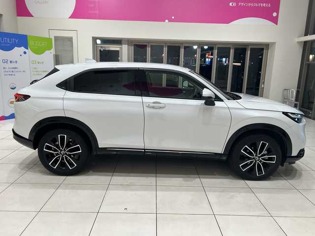 ホンダ ヴェゼル ハイブリッド e:HEV Z 埼玉県 2023(令5)年 2.9万km プラチナホワイトパール ホンダセンシング /純正メモリナビ/　　BT/フルセグ/CarPlay /バックカメラ /パワーバックドア /レーダークルーズコントロール /LEDオートライト /ハーフレザーシート /シートヒーター /純正18インチアルミホイール/ブラインドスポットモニター/ステアリングヒーター /ワイヤレス充電 /純正ETC2.0