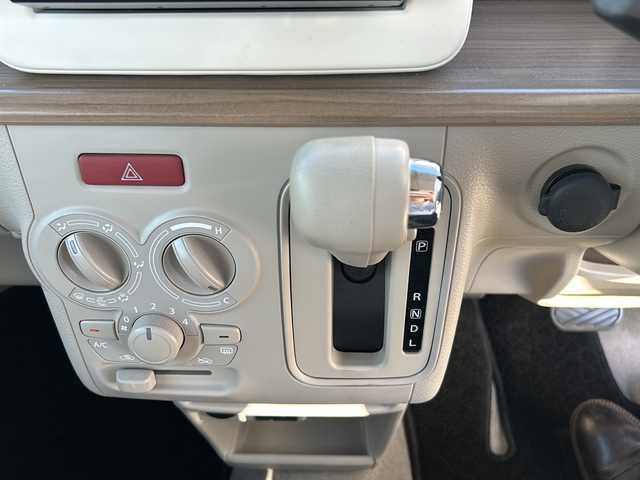 スズキ ラパン S 愛知県 2020(令2)年 3.3万km フォーンベージュメタリック/ホワイト2トーンルーフ 登録時走行距離32642km/社外7インチメモリナビ/（Bluetooth/フルセグTV/DVD）/バックカメラ/リアコーナーセンサー/スズキセーフティー/プリクラッシュセーフティー/誤発進抑制機能/車線逸脱警報/先行車発進告知/ロードサインアシスト/オートマッチハイビーム/アイドリングストップ/前席シートヒーター/純正フロアマット/純正ドアバイザー/取説/保証書/スマートキー/（スペアキー×１）/純正ホイールキャップ