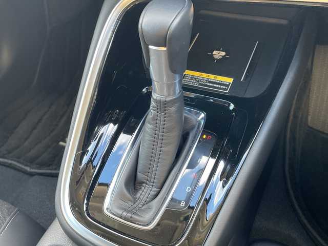 ホンダ ヴェゼル ハイブリッド e:HEV Z 石川県 2022(令4)年 2.5万km パール ホンダコネクトディスプレイ/ナビ・フルセグTV・Bカメラ/LEDヘッドライト/ビルトインETC2.0/パワーバックドア/ドライブレコーダー/純正アルミホイール/スマートキー/プッシュスタート/レーダークルーズ/ホンダセンシング/保証書