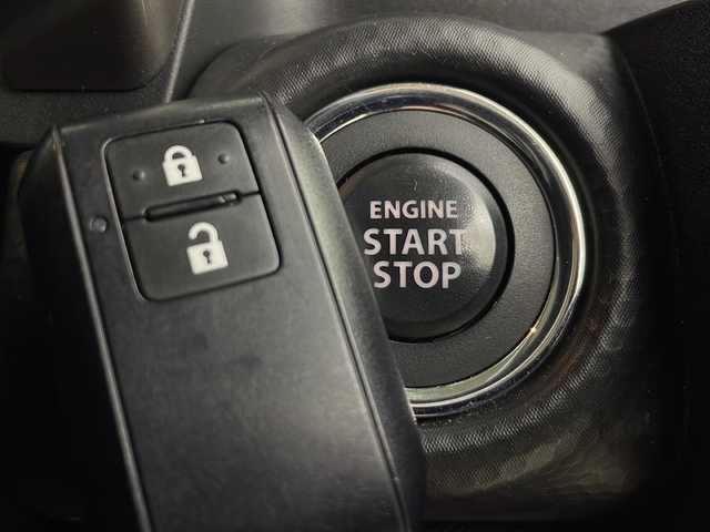 スズキ ハスラー Jスタイル Ⅱ ターボ 秋田県 2023(令5)年 1.4万km シフォンアイボリーメタリック/ウッディブラウン2トーンルーフ ４WD/純正ナビ【AM/FM/CD/DVD/BT】　/ターボ車　/セーフティサポート/ＬＥＤヘッドライト /純正ＡＷ /プッシュスタート /フルセグＴＶ /全方位カメラ /バックカメラ/クルーズコントロール /パドルシフト /ETC/前席シートヒーター /コーナーセンサー/横滑り防止装置/衝突被害軽減システム/レーンキープアシスト/革巻きステアリング/アイドリングストップ/プッシュスタート/スマートキー/クリアランスソナー/オートエアコン/ダウンヒルアシストコントロール/ヒルディセントコントロール/オートライト/ウィンカーミラー/純正フロアマット/USBポート/フォグライト/ルーフレール/保証書