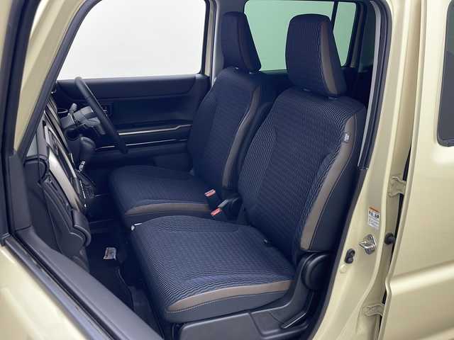 スズキ ハスラー Jスタイル Ⅱ ターボ 秋田県 2023(令5)年 1.4万km シフォンアイボリーメタリック/ウッディブラウン2トーンルーフ ４WD/純正ナビ【AM/FM/CD/DVD/BT】　/ターボ車　/セーフティサポート/ＬＥＤヘッドライト /純正ＡＷ /プッシュスタート /フルセグＴＶ /全方位カメラ /バックカメラ/クルーズコントロール /パドルシフト /ETC/前席シートヒーター /コーナーセンサー/横滑り防止装置/衝突被害軽減システム/レーンキープアシスト/革巻きステアリング/アイドリングストップ/プッシュスタート/スマートキー/クリアランスソナー/オートエアコン/ダウンヒルアシストコントロール/ヒルディセントコントロール/オートライト/ウィンカーミラー/純正フロアマット/USBポート/フォグライト/ルーフレール/保証書