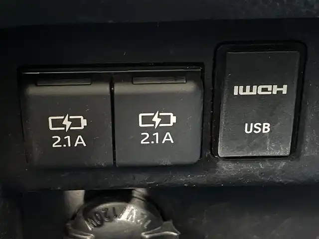 トヨタ エスクァイア Gi プレミアムパッケージ ブラックテーラード 大阪府 2021(令3)年 2.9万km ブラック トヨタセーフティセンス/・クルーズコントロール/・プリクラッシュセーフティー/・パーキングサポートブレーキー/・クリアランスソナー/・レーンキープアシスト/・オートマチックハイビーム/社外11インチナビ　（ALPINEナビ）/・Bluetooth/フルセグTV/CD/DVD/ラジオ/　USB/主要装備/・バックカメラ/・横滑り防止装置/・両側パワースライドドア/・フリップダウンモニター/・合皮シート/・D+Nシートヒーター/・ウォークスルー/・ドライブレコーダー/・ETC/ワンオーナー