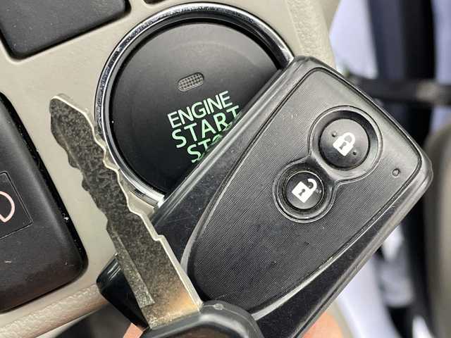 ダイハツ ミラ イース G SA 群馬県 2016(平28)年 3.2万km スカイブルー 禁煙車　純正７インチSDナビ　ETC　純正ドライブレコーダー　フルセグTV　衝突軽減システム　フォグライト　ヘッドライトレベライザー　プッシュスタート　スマートキー　スマートアシスト　電動格納ミラー