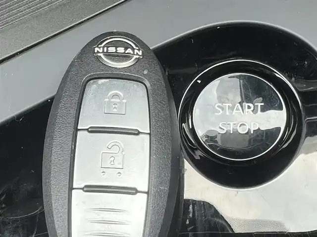 日産 ノート オーテック クロスオーバーFOUR 秋田県 2022(令4)年 0.9万km オーロラフレアブルーパール 4WD/純正メモリナビ/ BT/USB/フルセグ/アラウンドビューモニター/デジタルインナーミラー /プロパイロット/ハンドル支援/エマージェンシーブレーキ/レーダークルーズコントロール/レーンキープ /コーナーセンサー /ワイヤレス充電/合皮シート/前席シートヒーター /ステアリングヒーター/オートライト/LEDヘッドライト/フォグライト/リアフォグ/ビルトインETC2.0/前後ドライブレコーダー/フロントデアイサー/純正フロアマット/ドアバイザー