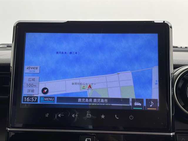 スズキ スペーシア ギア HYBRID XZターボ 鹿児島県 2023(令5)年 1.1万km クールカーキパールメタリック/ガンメタリック2トーン メーカー純正ナビ/（BT/フルセグTV）/両側パワースライドドア/クルーズコントロール/ヘッドアップディスプレイ/リアサーキュレーター/リアサンシェード/オートライト/オートハイビーム/パドルシフト/全方位カメラ/LEDヘッドライト/ドアバイザー