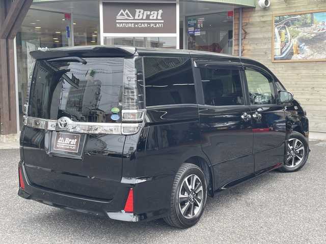 トヨタ ヴォクシー ZS 煌Ⅱ 福島県 2019(令1)年 5.9万km ブラック トヨタセーフティセンス/クリアランスソナー/NSZT-W68T純正ナビ/フルセグ/CD/DVD/Bluetooth/TVキット/USB給電/ETC2.0/バックカメラ/両側パワースライドドア/LEDヘッドライト/オートマチックハイビーム/クルーズコントロール/フロアマット