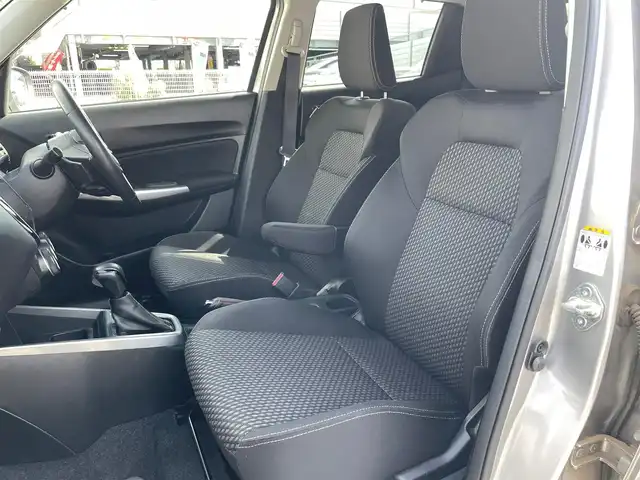 スズキ スイフト HYBRID RS 東京都 2017(平29)年 3万km プレミアムシルバーメタリック 純正メモリーナビ/(Bluetooth/フルセグTV/USB/CD)/全方位モニター/バックカメラ/セーフティパッケージ/D席シートヒーター/クルーズコントロール/パドルシフト/ステアリングスイッチ/KENWOODドライブレコーダー/社外15インチアルミホイール/ETC/スマートキー/保証書/取扱説明書
