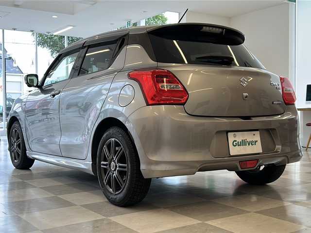スズキ スイフト HYBRID RS 岐阜県 2017(平29)年 3万km プレミアムシルバーメタリック 純正メモリーナビ/(Bluetooth/フルセグTV/USB/CD)/全方位モニター/バックカメラ/セーフティパッケージ/シートヒーター/レーダークルーズコントロール/パドルシフト/ステアリングスイッチ/KENWOODドライブレコーダー/社外15インチアルミホイール/ETC/スマートキー/保証書/取扱説明書