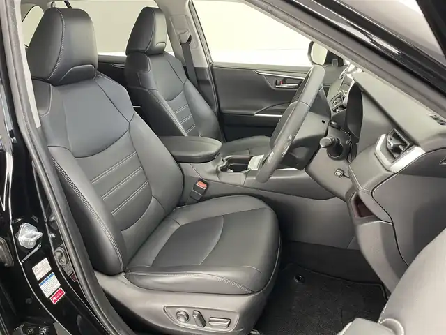 トヨタ ＲＡＶ４ G Zパッケージ 愛知県 2019(令1)年 8.9万km アティチュードブラックマイカ 純正９型ナビ　フルセグＴＶ　ＢＴ　デジタルインナーミラー　パワーバックドア　ＢＳＭ　黒革　シートヒーター　ハンドルヒーター　前後カメラ　前後ドラレコ　セーフティセンス　衝突軽減　追従クルコン　ＬＥＤオートライト　パワーシート　メモリシート　ダウンヒルアシスト　オートハイビーム　レーンアシスト　ETC　禁煙車